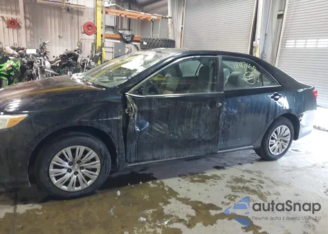 2012 Toyota Camry Le z USA, uszkodzony, nr VIN 4T1BF1FK6CU102790
